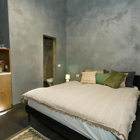 住宿加早餐酒店 Sa 24 地拉那