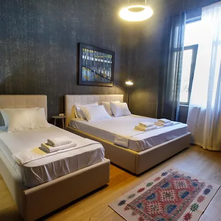 Sa 24 Tirana