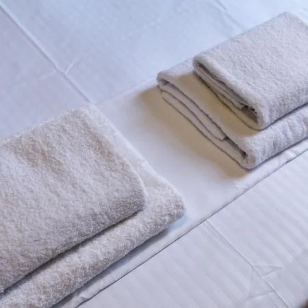 ベッド・アンド・ブレックファスト Sa 24