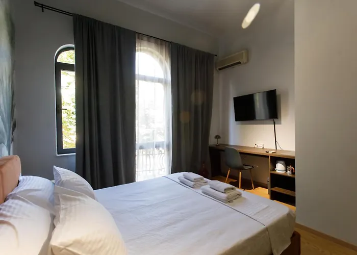 Sa 24 Oda ve Kahvaltı Tiran